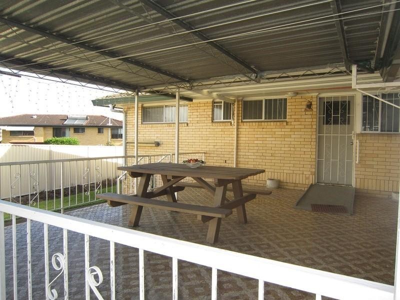 9 Iberis Street, Macgregor QLD 4109