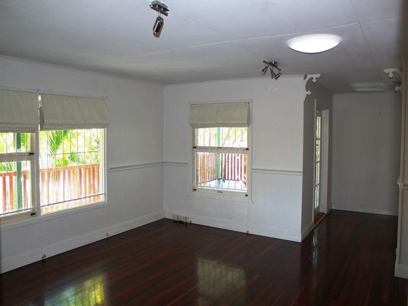 14 Biplex Street, Mansfield QLD 4122