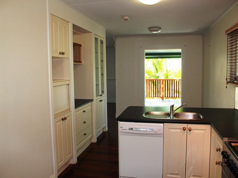 14 Biplex Street, Mansfield QLD 4122