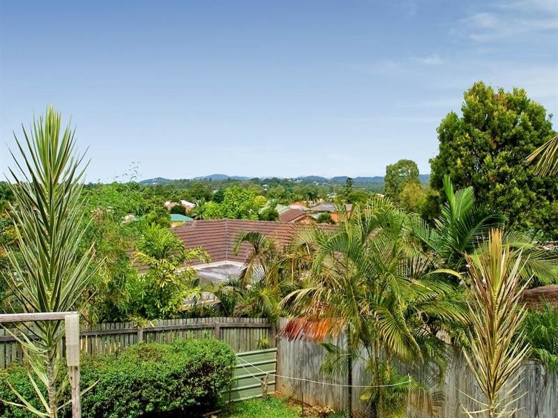 22 Tahan Crescent, Tanah Merah QLD 4128