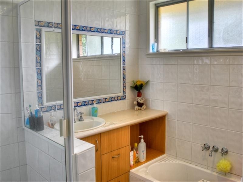 18 Morialta Street, Mansfield QLD 4122