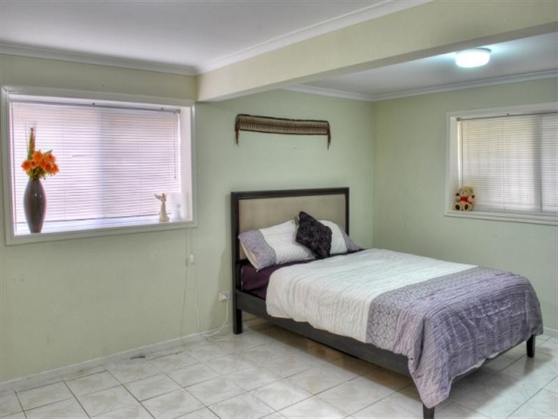 18 Morialta Street, Mansfield QLD 4122