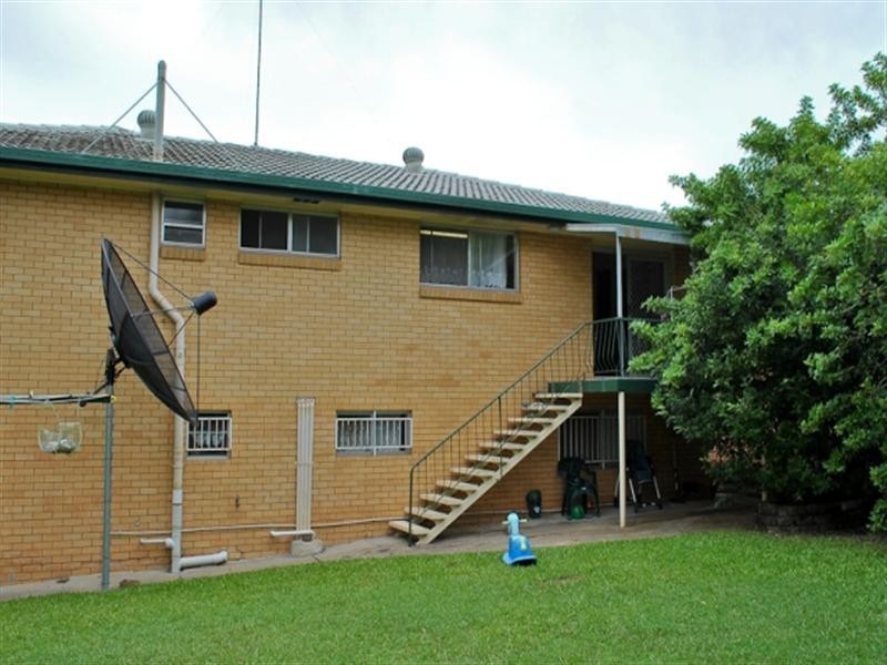 18 Morialta Street, Mansfield QLD 4122