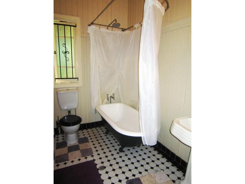 38 Galway Street, Greenslopes QLD 4120