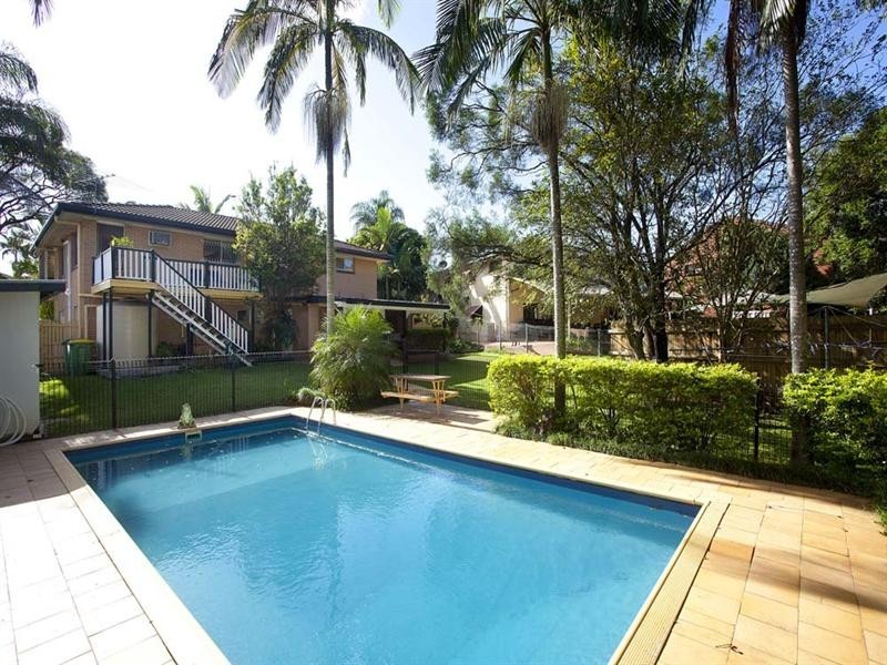 11 Thornhill Street, Springwood QLD 4127