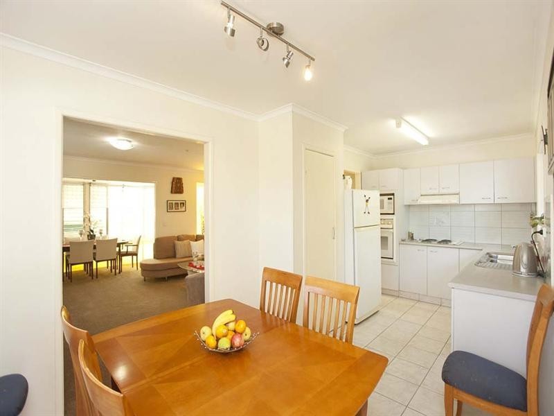 11 Thornhill Street, Springwood QLD 4127