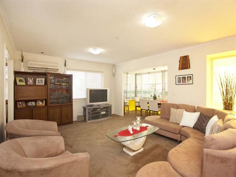 11 Thornhill Street, Springwood QLD 4127