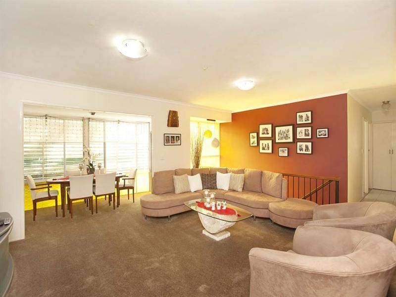 11 Thornhill Street, Springwood QLD 4127