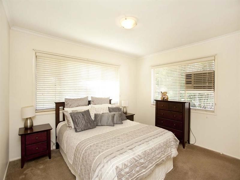 11 Thornhill Street, Springwood QLD 4127