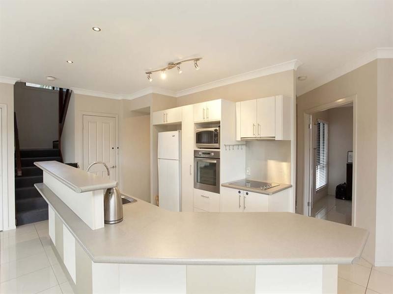 10 Holland Place, Carindale QLD 4152