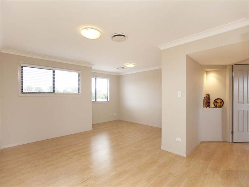 10 Holland Place, Carindale QLD 4152