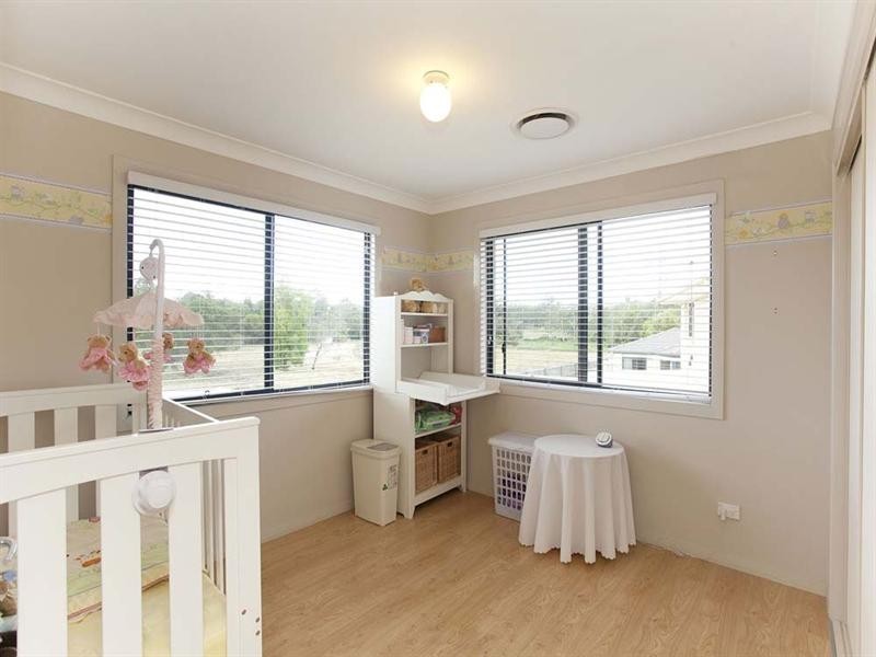 10 Holland Place, Carindale QLD 4152