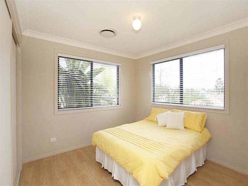 10 Holland Place, Carindale QLD 4152