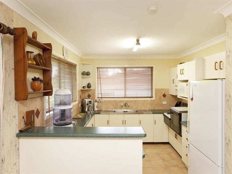 11 Nevern Street, Macgregor QLD 4109