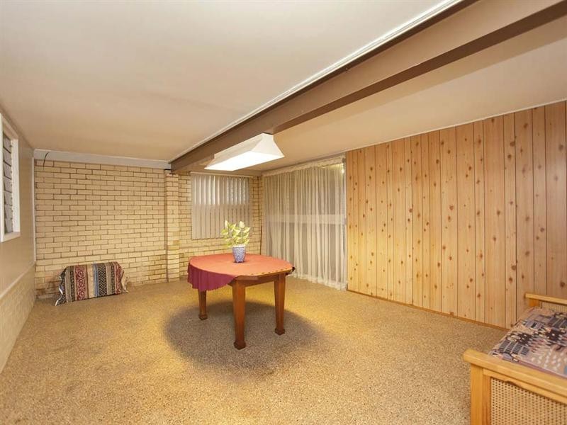 11 Nevern Street, Macgregor QLD 4109