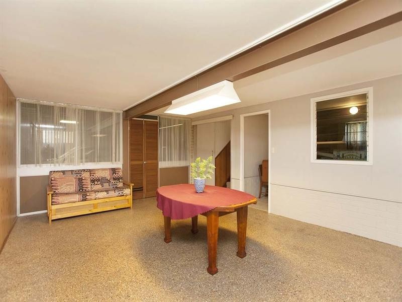 11 Nevern Street, Macgregor QLD 4109