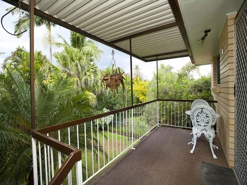 11 Nevern Street, Macgregor QLD 4109