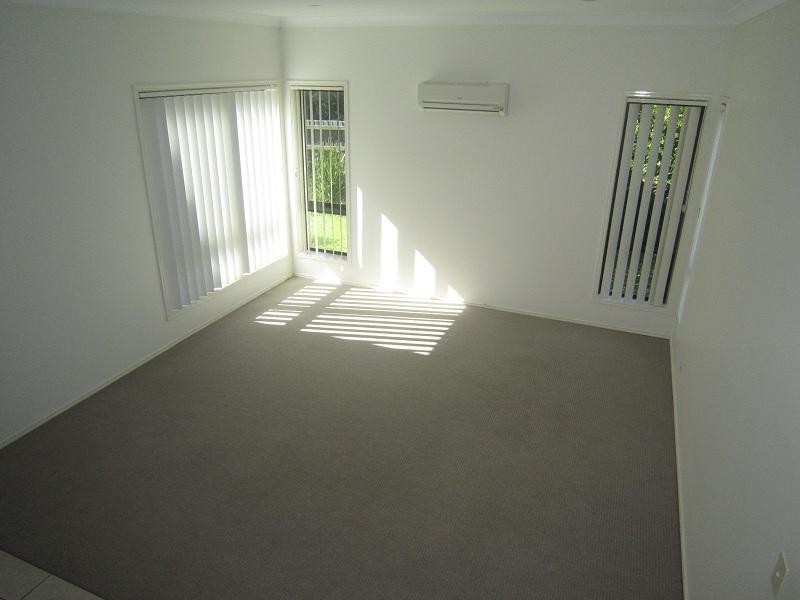 18 Yvonne Road, Eight Mile Plains QLD 4113