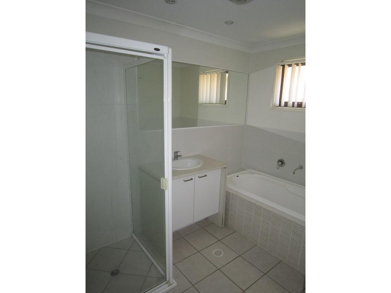 18 Yvonne Road, Eight Mile Plains QLD 4113