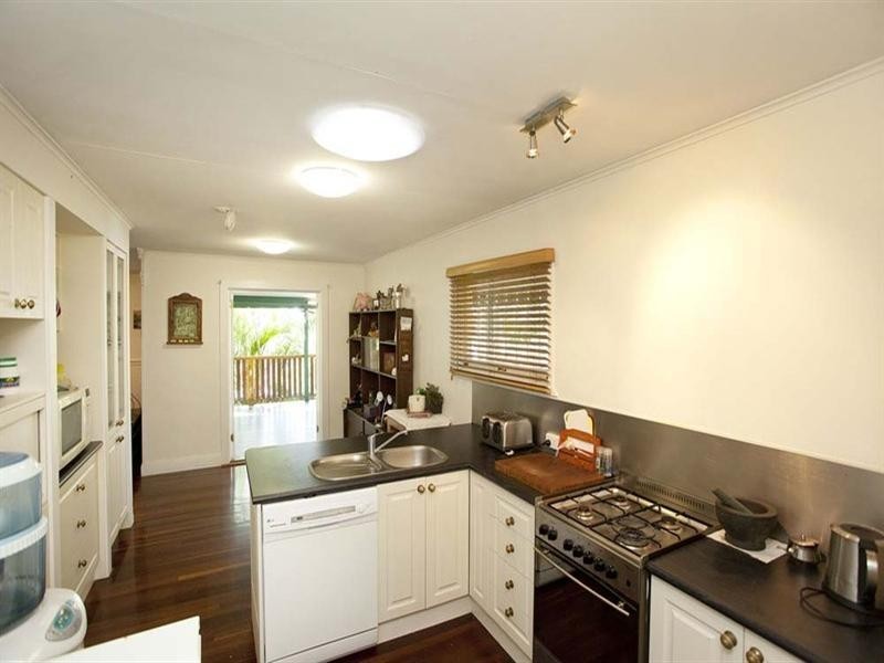 14 Biplex Street, Mansfield QLD 4122