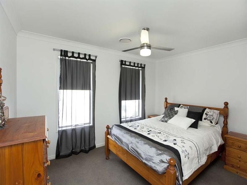 217 Ham Road, Wishart QLD 4122