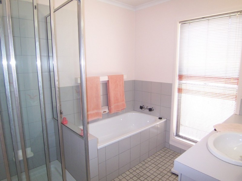 15 Goorari Street, Eight Mile Plains QLD 4113