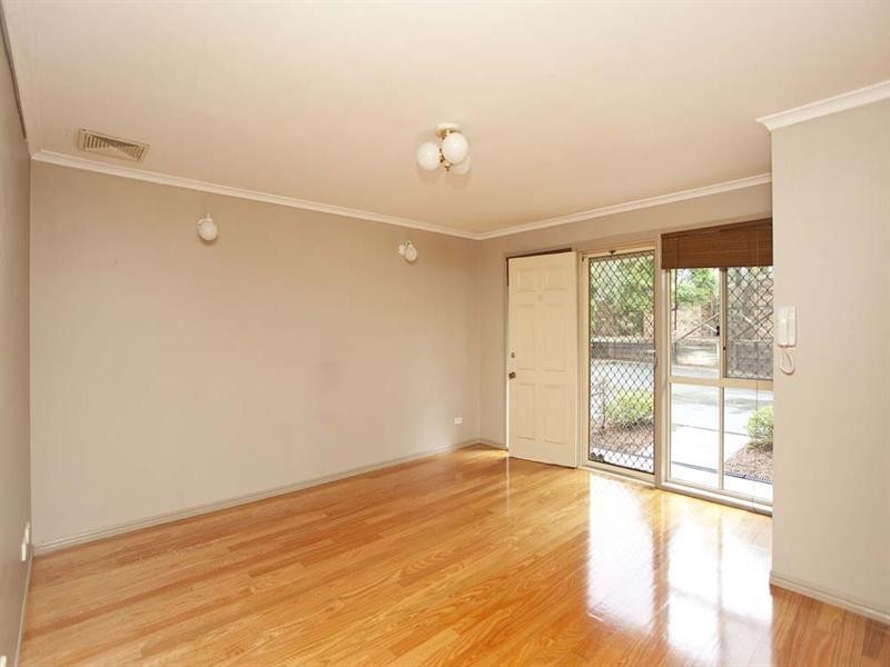 12/10 Adrian Place, Wishart QLD 4122