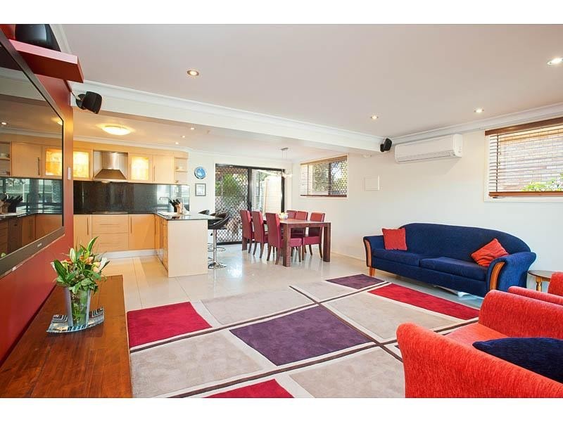 18 Fulton Street, Wishart QLD 4122