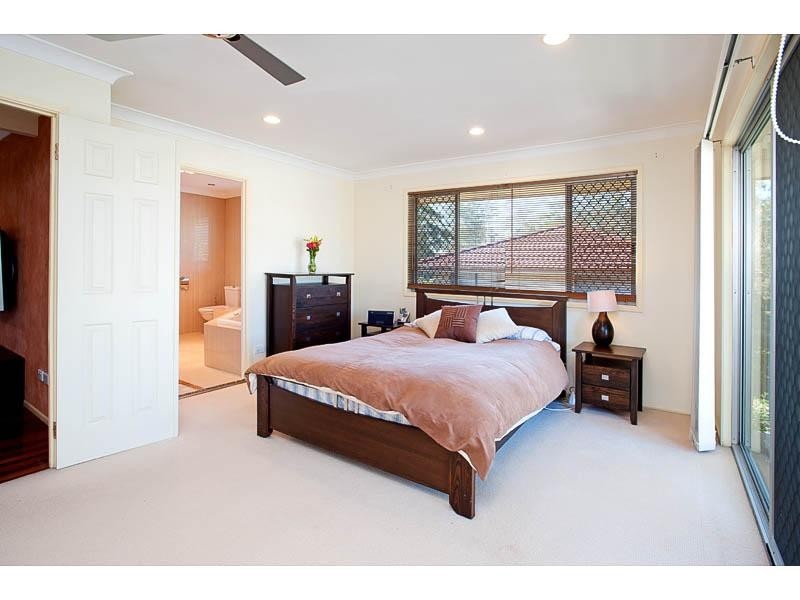 18 Fulton Street, Wishart QLD 4122