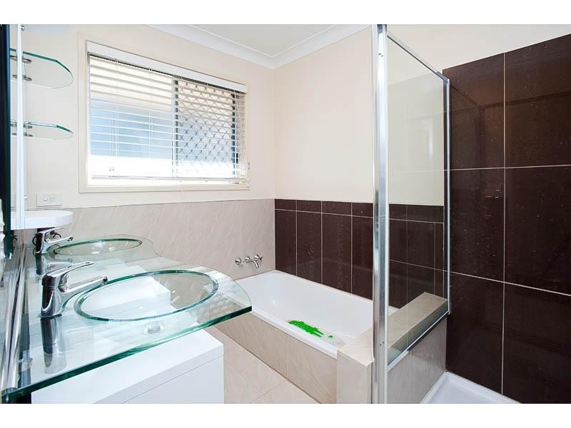 18 Fulton Street, Wishart QLD 4122