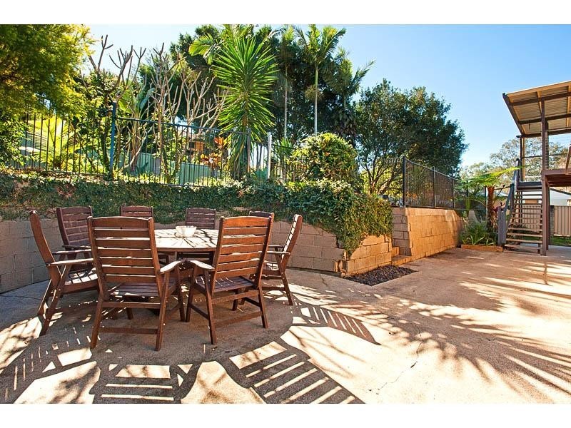 18 Fulton Street, Wishart QLD 4122