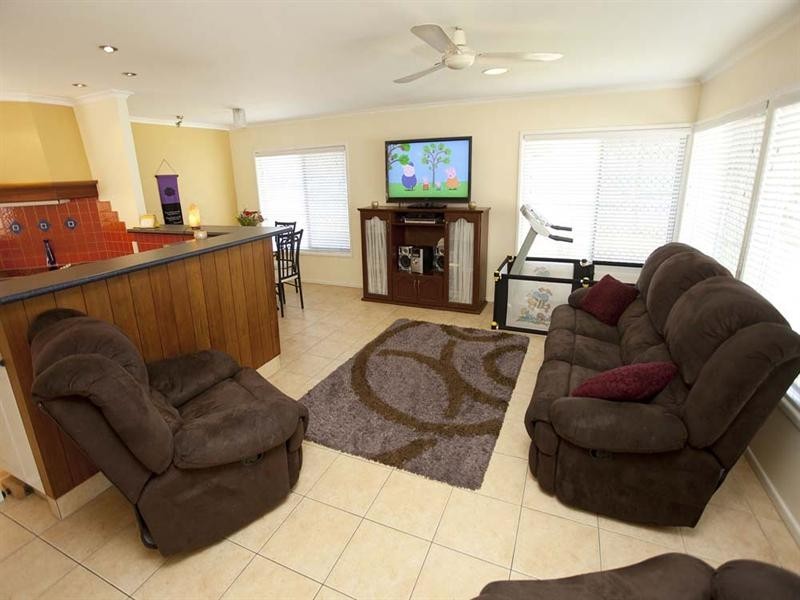 4 Sheraton Street, Macgregor QLD 4109