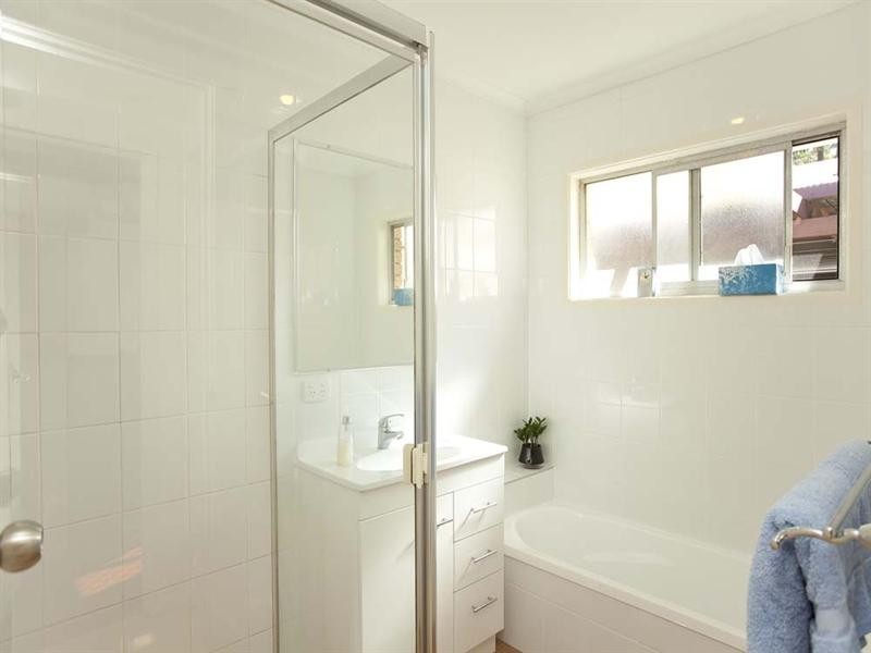 4 Sheraton Street, Macgregor QLD 4109