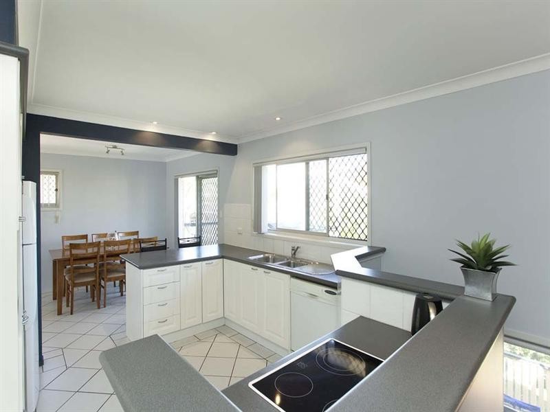 30 Menkira Street, Mansfield QLD 4122