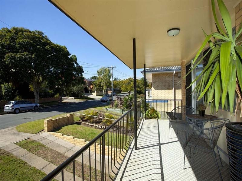 30 Menkira Street, Mansfield QLD 4122