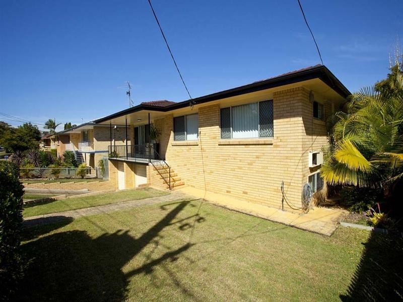 30 Menkira Street, Mansfield QLD 4122