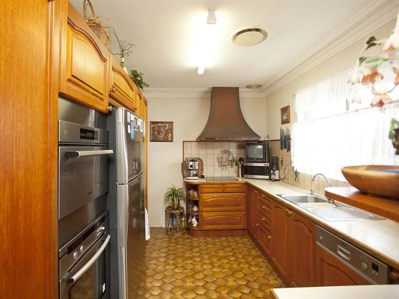 11 Doone Street, Macgregor QLD 4109