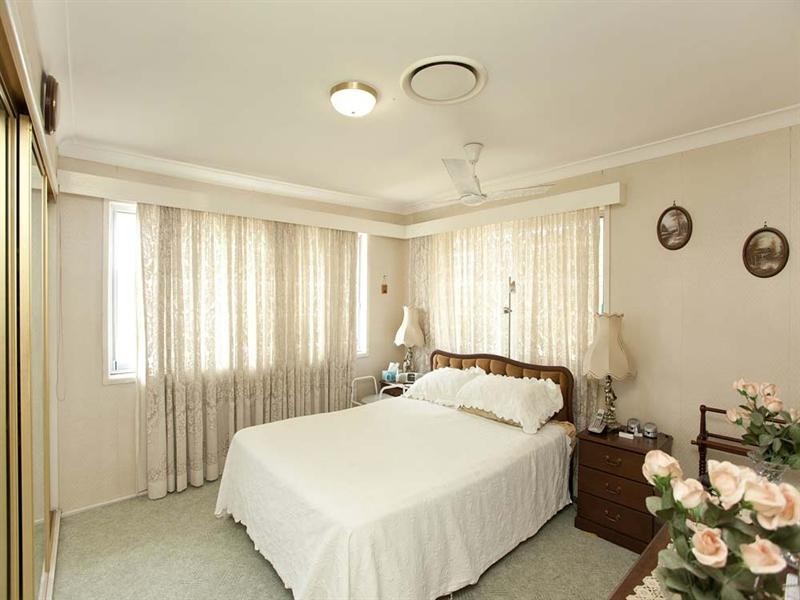 11 Doone Street, Macgregor QLD 4109