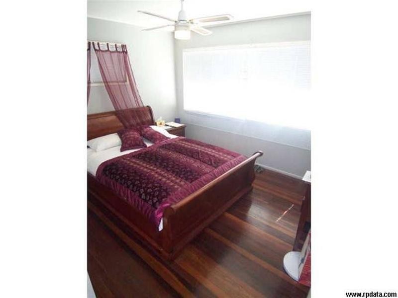 13 Liverpool Street, Eight Mile Plains QLD 4113