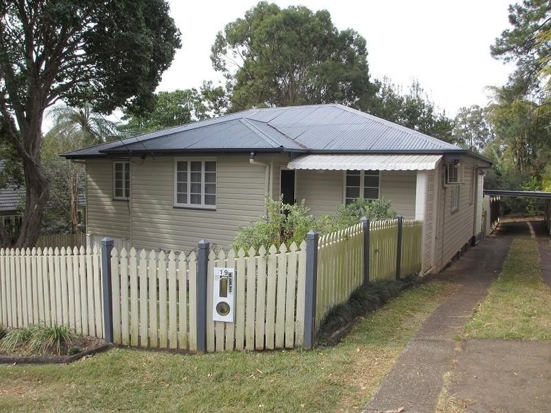 19 Nantwich Street, Mount Gravatt East QLD 4122