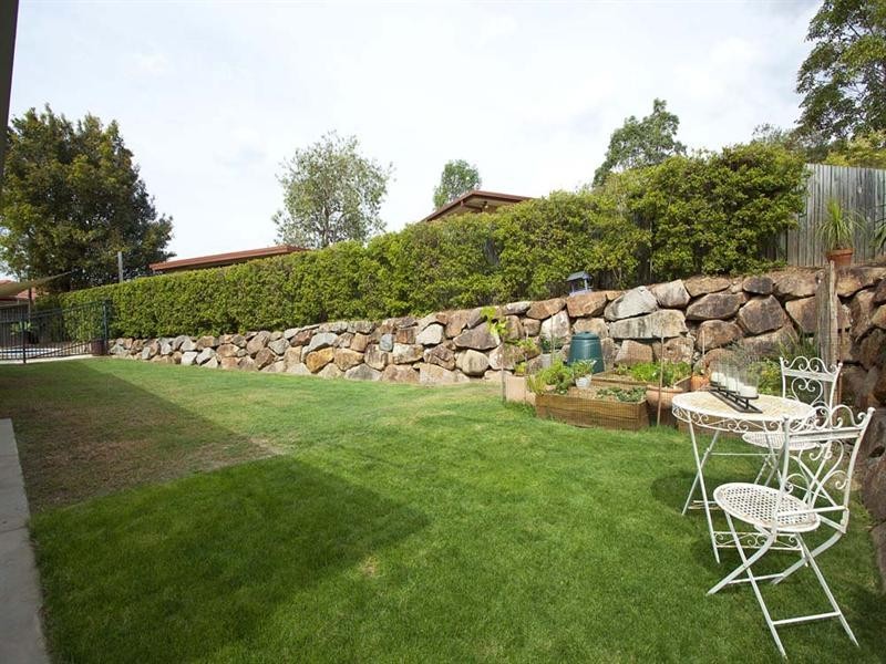 3 Bentley Court, Mansfield QLD 4122