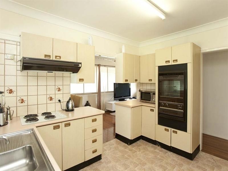 27 Curfew Street, Upper Mount Gravatt QLD 4122