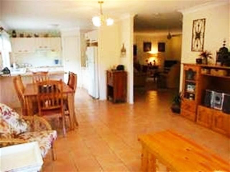 2 Andree Place, Wishart QLD 4122