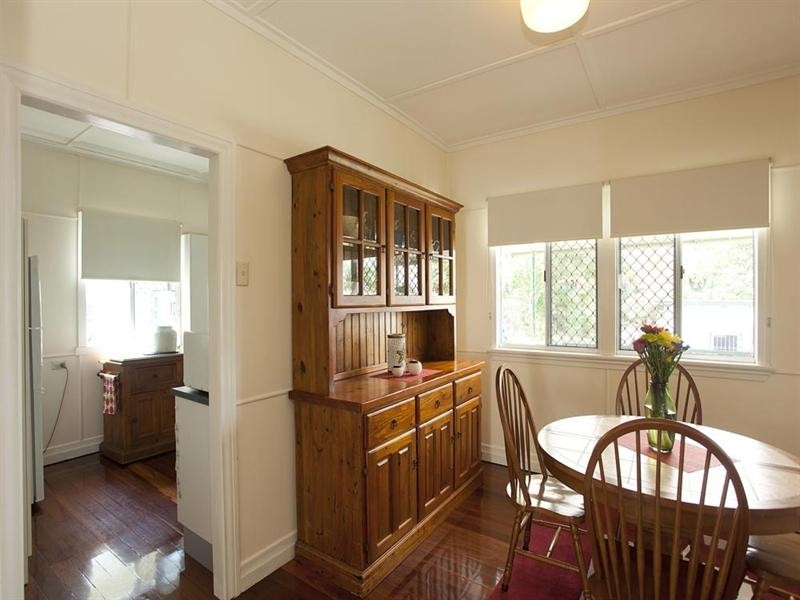 20 Iveagh Avenue, Holland Park West QLD 4121