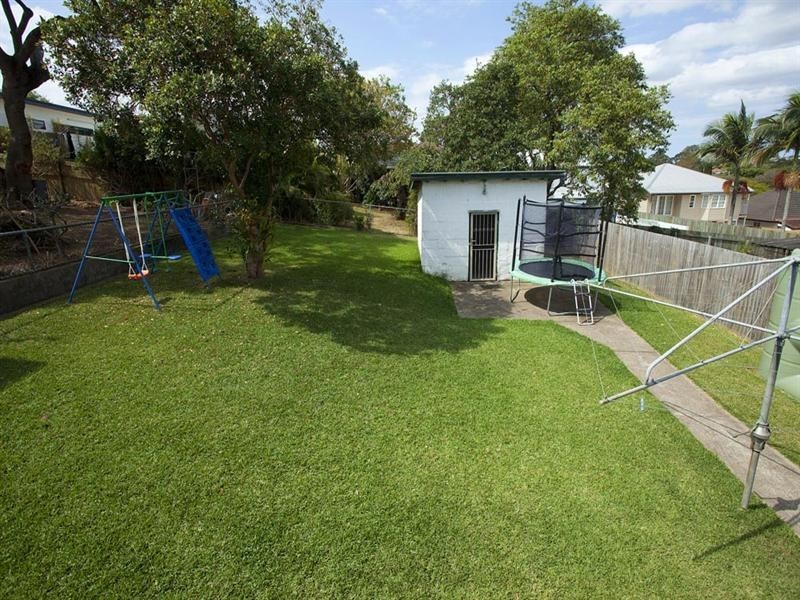 20 Iveagh Avenue, Holland Park West QLD 4121