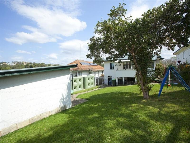 20 Iveagh Avenue, Holland Park West QLD 4121