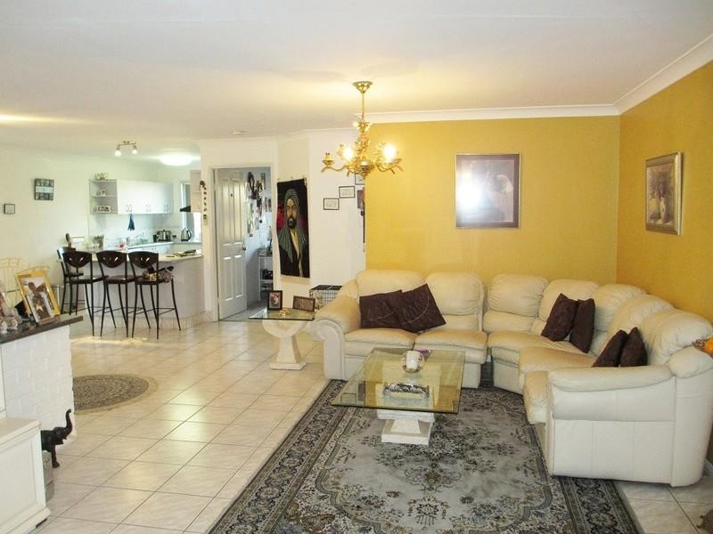 13 Oak Place, Mackenzie QLD 4156