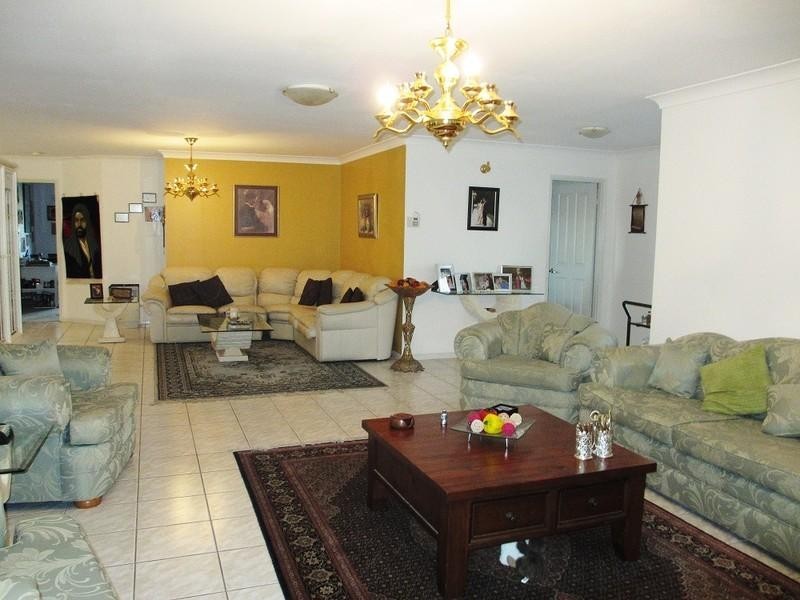 13 Oak Place, Mackenzie QLD 4156