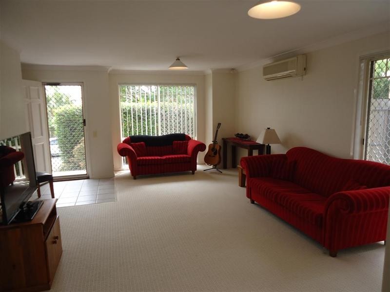 16 Timaru Crescent, Eight Mile Plains QLD 4113