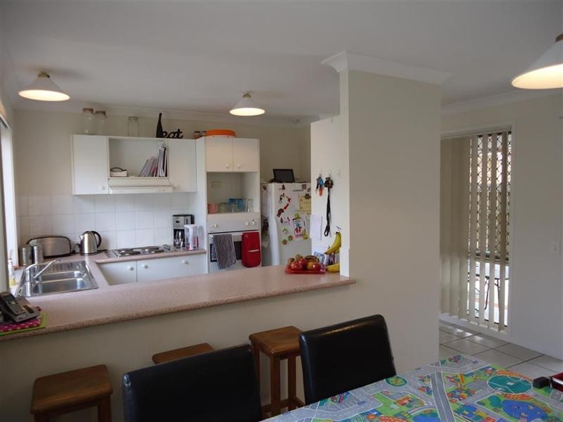 16 Timaru Crescent, Eight Mile Plains QLD 4113